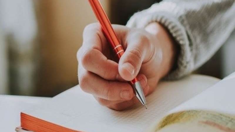طلاب الدبلومة الأمريكية