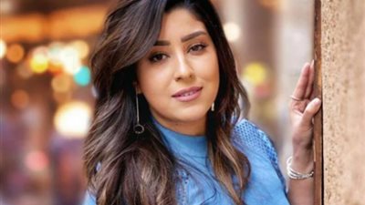 ”بناقص”  .. أيتن عامر  تنافس نجوم الغناء ..اعرف الحكاية