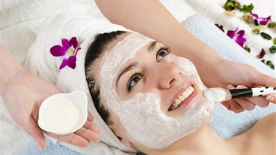 بطرق سهلة.. ماسكات طبيعية لنضارة بشرتك في العيد