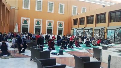 منتخب مصر لكرة اليد ..اداء صلاة الجمعه بالفندق وسط إجراءات احترازية