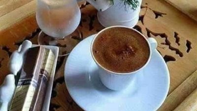 ما هي فوائد تناول الماء بعد كوبا من الشاي أو القهوة؟