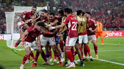 الأهلي يكشف تفاصيل إصابة حارسه