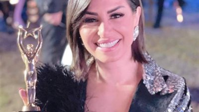 منة فضالي تشكر وزارة الثقافة الليبية بعد تكريمها عن فيلم ”زنزانة 7”