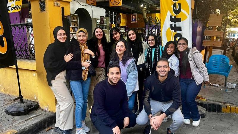 طلاب حملة بتوقيت