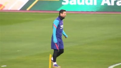 ميسي يشارك في تدريبات برشلونة استعدادا لمواجهة بيلباو في السوبر الإسباني (صور)