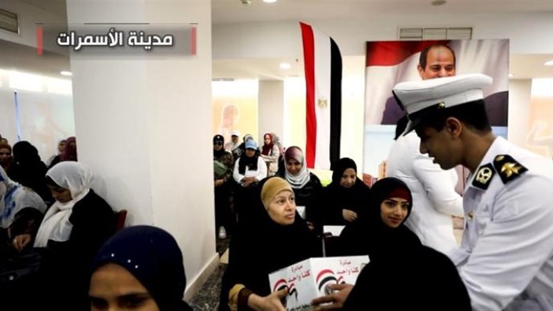 قوافل إنسانية لتوزيع