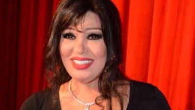 مش هتعرفوها.. صورة فاضحة لـ فيفي عبده قبل الشهرة!