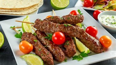 أكلات عيد الأضحى 2024.. طريقة تحضير كفتة الخروف المشوية