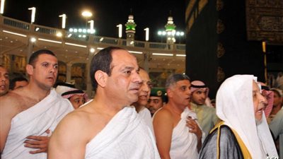الرئيس السيسي يعود لأرض الوطن بعد أداء فريضة الحج