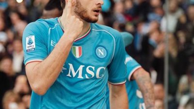 نابولي يصدم كفاراتسخيليا ووكيله بشأن رحيله عن الفريق