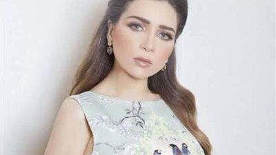 حكايات مي عز الدين.. رفضت الزواج من تامر حسني.. ولها قصة مثيرة مع أحمد صلاح السعدني.. ووالدتها سبب التزامها في الصلاة