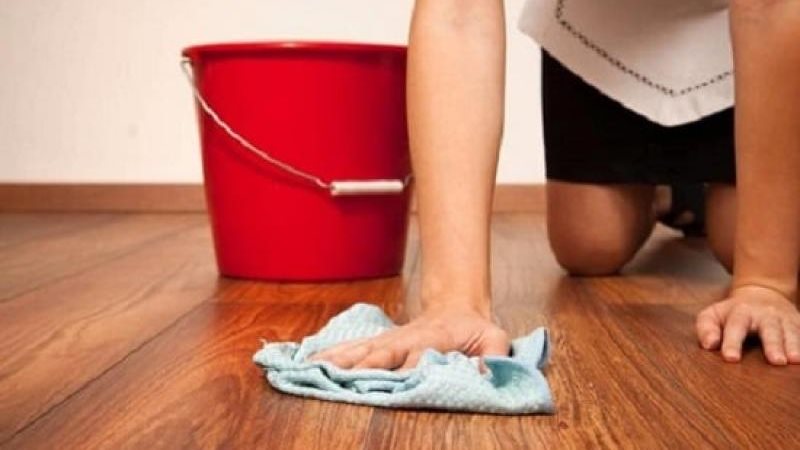 تنظيف الأرضيات من