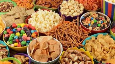 منها الفواكه المجففة.. أنواع تسالي مفيدة تقلل من استهلاك أطعمة العيد الدسمة