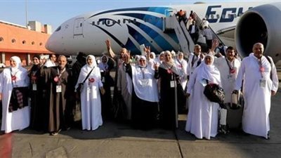 المطارات تستقبل أول أفواج حجاج القرعة وتسهيلات جمركية للأمتعة والهدايا