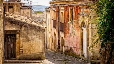 بأقل من ثمن كوب قهوة.. بلدة إيطالية تبيع منازلها بأرقام لن تصدقها