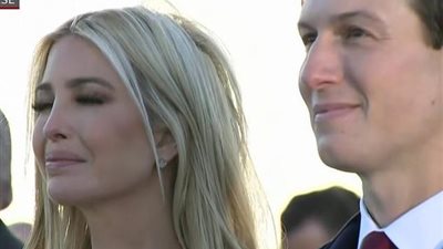 لحظات بكاء وانهيار إيفانكا ترامب أثناء مشاهدة والدها وهو يلقي خطابه الأخير كرئيس لأمريكا