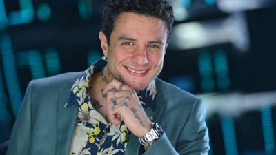 بعد طرحه على المنصات الالكترونية .. فيلم “رهبة وراء مصنع الكراسي” يحتل المركز الأول في قائمة الأفلام