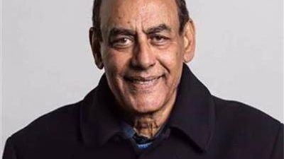 بدأ في المسرح ثم اقتحم الدراما ونجح في الكوميديا وأدوار الشر .. أبرز محطات أحمد بدير فى عيد ميلاده