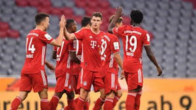 بايرن ميونخ يفوز على أوجسبورج بشق الأنفس في الدوري الألماني