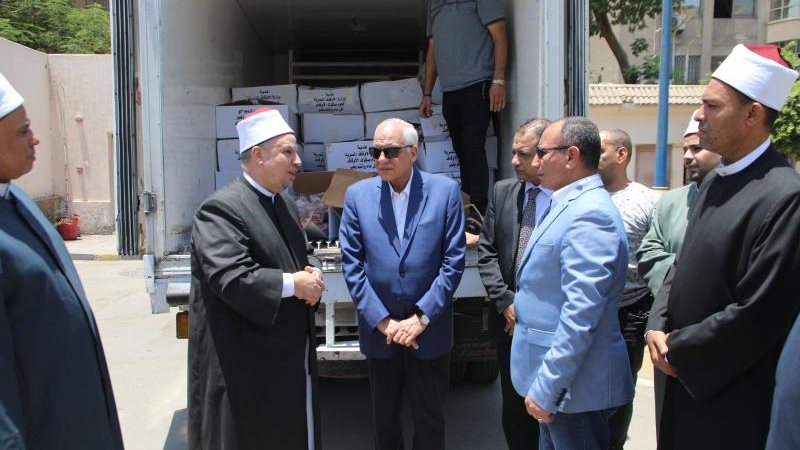 محافظ الجيزة يستلم
