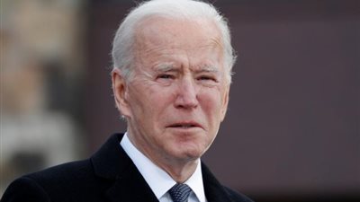 بايدن يتعهد بطرد أي موظف يقلل من الاحترام