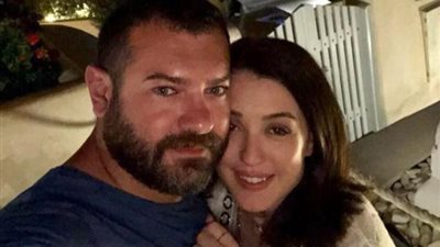 حبيب العمر.. كندة علوش تغازل عمرو يوسف بصورة رومانسية