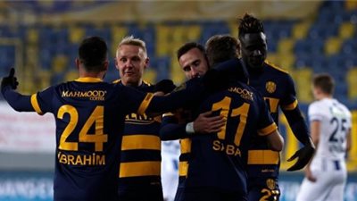 بادجي يقود «أنقرة حوجو» لاستعادة نغمة الانتصارات في الدوري التركي