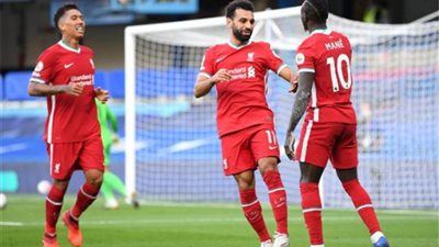 مدافع ليفربول: اللعب أمام صلاح أشبه بالكابوس