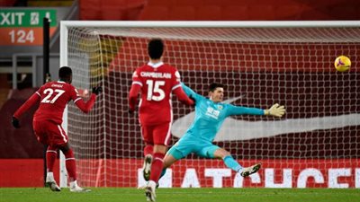 شوط أول سلبي بين ليفربول وبيرنلي في الدوري الإنجليزي