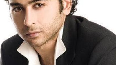 أحمد عزمي : والدتي أجبرتني علي حفظ القرآن