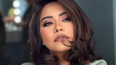 من المصحة لصفحات السوشيال ميديا.. أزمات شيرين عبد الوهاب مع شقيقها لا تنتهي