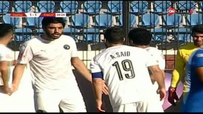 بعد خناقتهما .. عبد الله السعيد يهدد بيراميدز ويطلب تجميد جبر