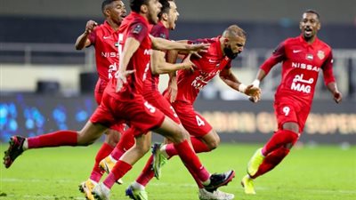 شباب الأهلي يتوج بالسوبر الإماراتي على حساب الشارقة