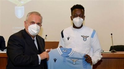 لاتسيو الإيطالي يتعاقد مع ”مهاجر” أفريقي لا يعرف كرة القدم!
