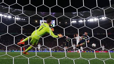 مدرب اسكتلندا ينتقد يويفا بعد الخسارة أمام المجر في يورو 2024