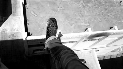 شقيقه فجر مفاجأة..  القصة الكاملة لانتحار موظف الزراعة من الطابق الـ15