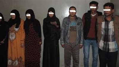 قفزوا من البلكونة.. ضبط شبكة منافية للآداب بالتجمع الاول