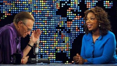 بهذه الكلمات المؤثرة.. أوبرا وينفري تودّع لاري كينج