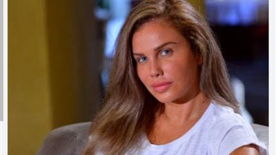 في عيد ميلادها.. حكاية نيكول سابا  من عارضة أزياء إلى نجمة سينمائية ومشاهدها الجريئة مع عادل إمام