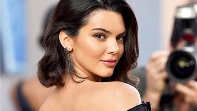 مبقاش حظ عوالم.. حكاية تصدر عارضة الأزياء الشهيرة كيندال جينر التريند