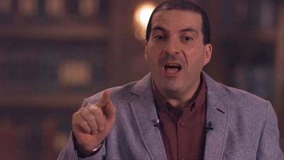 فيديو.. ماذا قال عمرو خالد عن عبلة الكحلاوي أثناء تشييع جنازتها؟