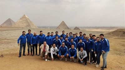 بالصور.. منتخبات تشيلي والسويد وروسيا يزورون أهرامات الجيزة