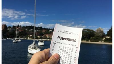 «مش هتصدق».. حكاية الرجل الذى استيقط على خبر فوزه بـ 10 ملايين دولار