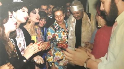 ناهد السباعي تكشف عن صورة نادرة لوالدتها والراحل نور الشريف في فرح سنية من كواليس ”لن أعيش في جلباب أبي”