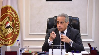 العمل تحسم موقف إجازة 30 يونيو للعاملين بالقطاع الخاص