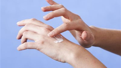 خطوات بسيطة لحماية جلدك من الحروق في أشعة الشمس الشديدة