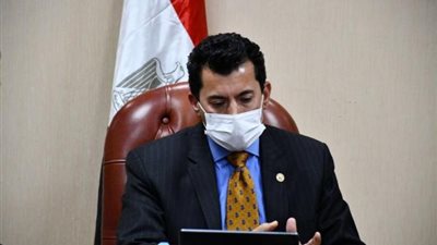 وزير الرياضة يلتقي لاعبي المنتخب الوطني المصري لليد