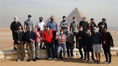 مونديال اليد.. 150 إعلاميا اجنبيا يزورن أهرامات الجيزة وسعادة كبيرة بالحضارة المصرية