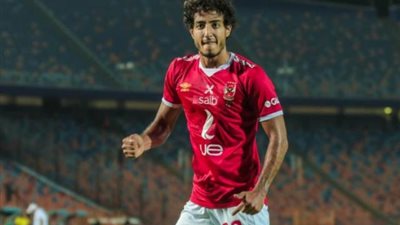 15 دقيقة.. الأهلي يجري تغييرا اضطراريًا ضد بيراميدز