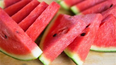 قيمة غذائية عالية.. فوائد البطيخ في فصل الصيف
